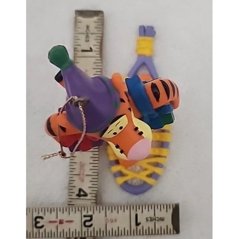 Ornament Cake Topper Disney Winnie The Pooh Tigger Snowshoe Christmas Tree VTG
